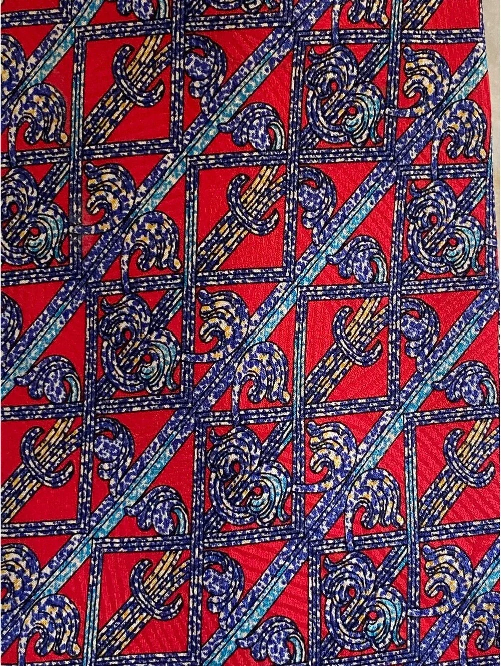Brioni Mens Red Blue Fence Pattern Silk Tie Necktie Made in Italy Gold Chain